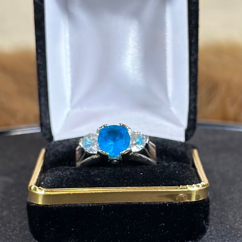 Elegant Blue Gemstone Ring